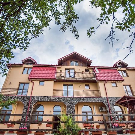 Heaven Hotel Saliste  Ngoại thất bức ảnh